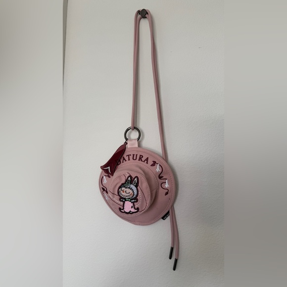 POP MART Labubu MONSTERS FALL IN WILD SERIES Hat Mini Bag Datura (pink mauve) - Picture 5 of 6